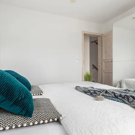 Nyaraló House - Sonnenterasse, Wellnessbad Mit Sauna, Kamin, Dachterrasse, Hafenblick *