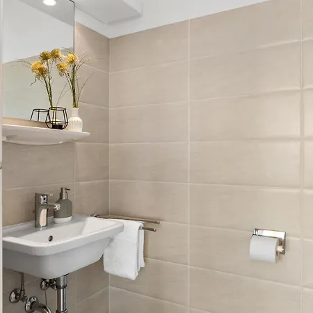 House - Sonnenterasse, Wellnessbad Mit Sauna, Kamin, Dachterrasse, Hafenblick Olpenitz