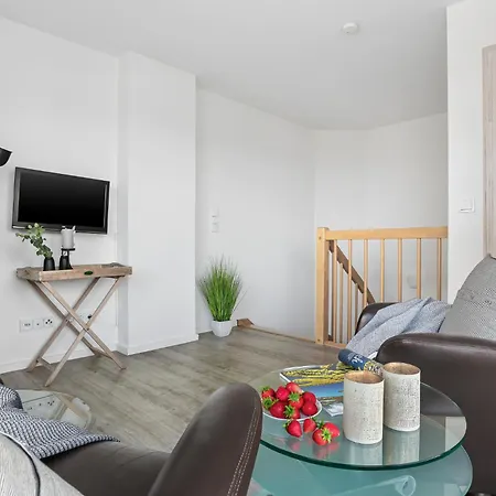 House - Sonnenterasse, Wellnessbad Mit Sauna, Kamin, Dachterrasse, Hafenblick Nyaraló