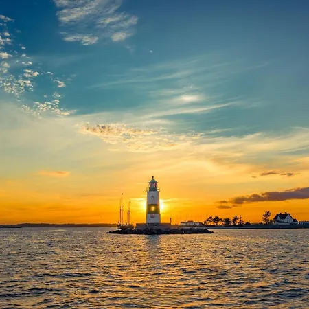 Nyaraló House - Sonnenterasse, Wellnessbad Mit Sauna, Kamin, Dachterrasse, Hafenblick